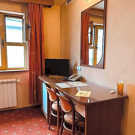 Hotel Rai 2*